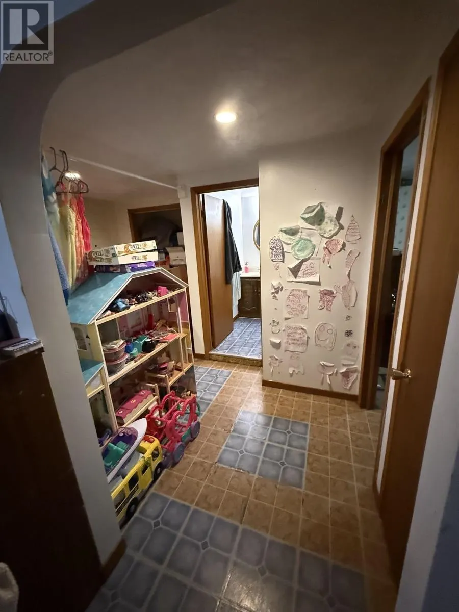 130 Upper Mclean Street