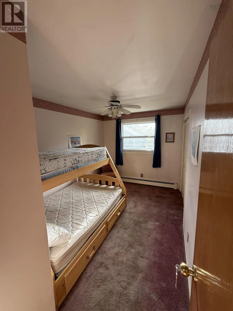 130 Upper Mclean Street