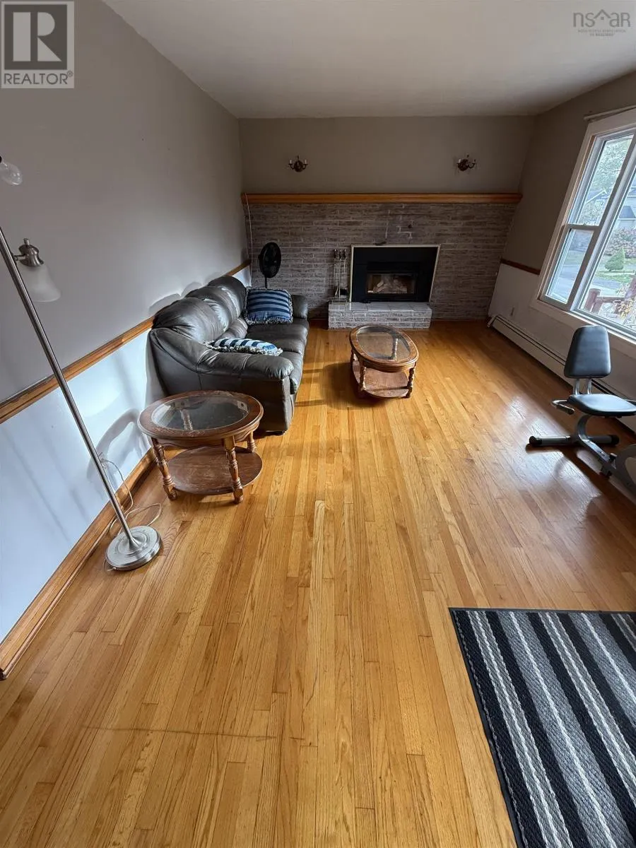 130 Upper Mclean Street