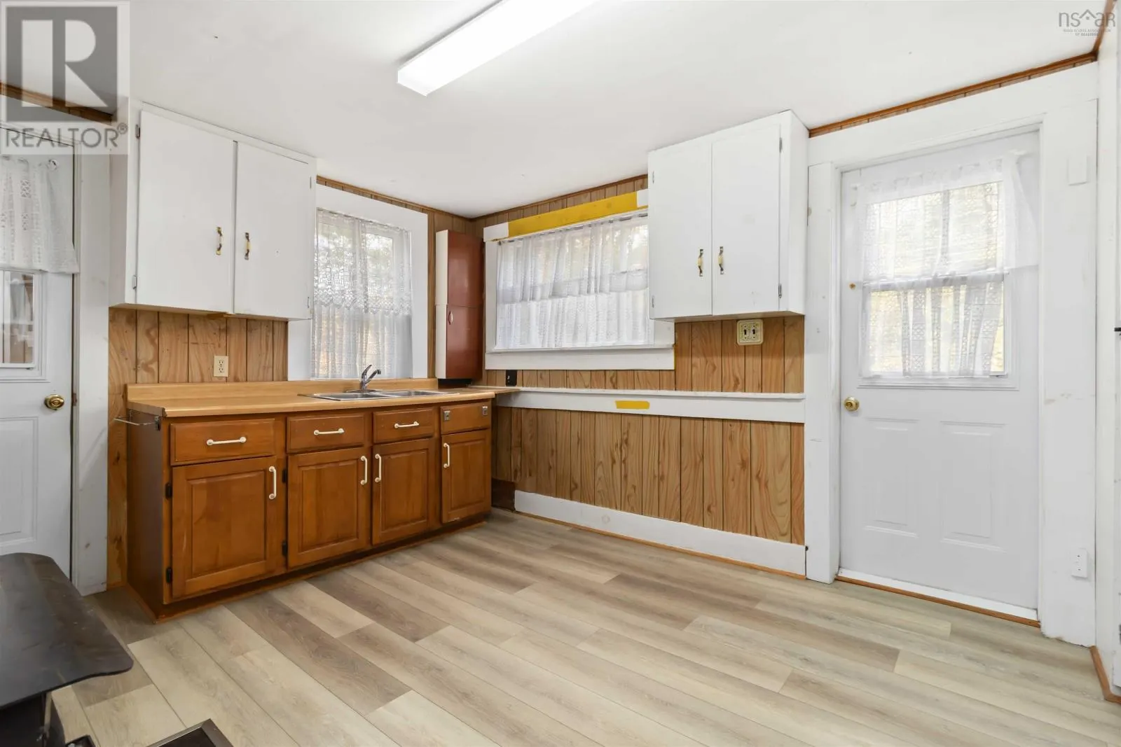 905 Camperdown Road