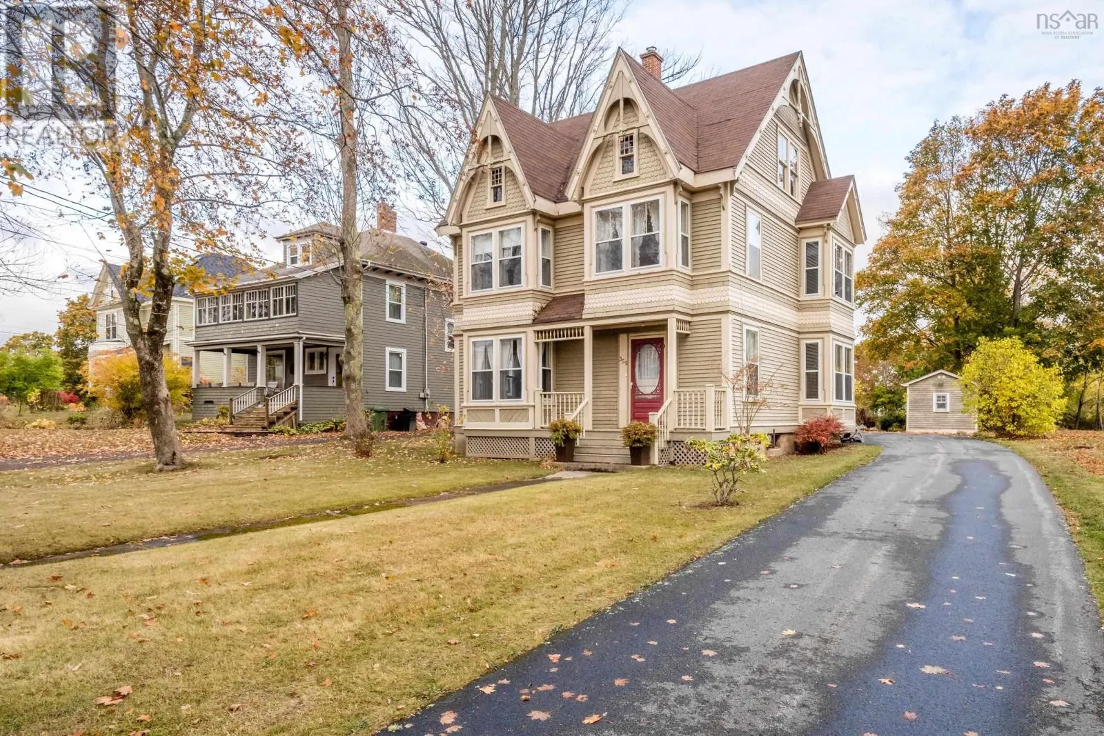 359 Granville Street E