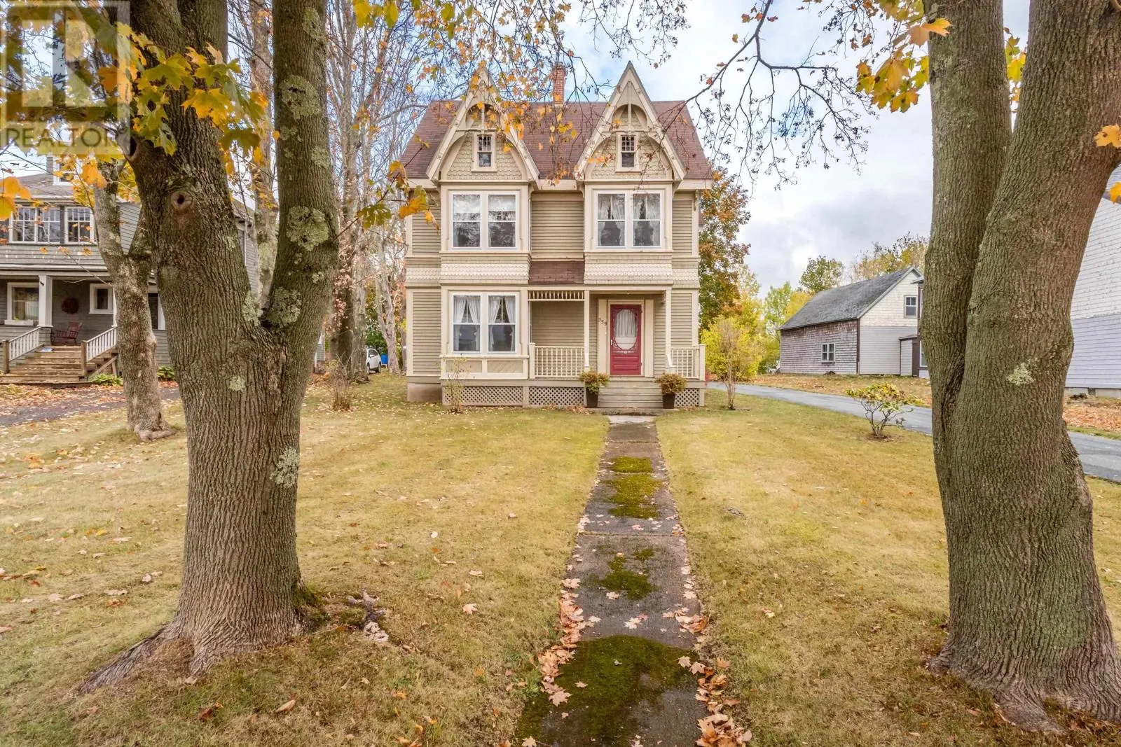 359 Granville Street E