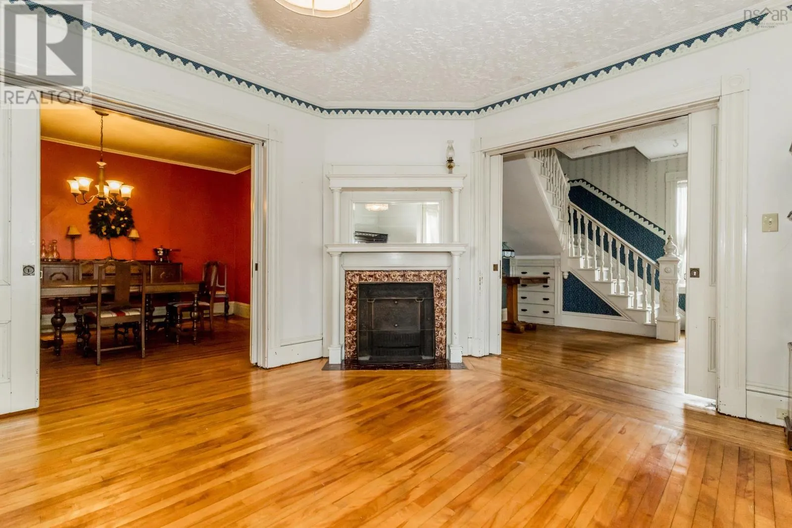 359 Granville Street E