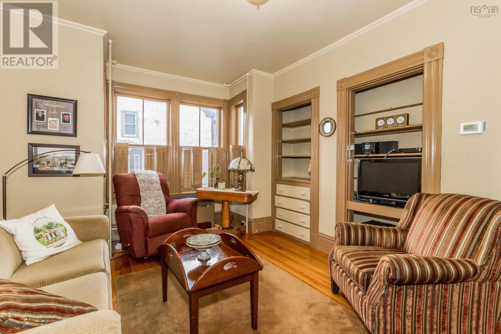 359 Granville Street E