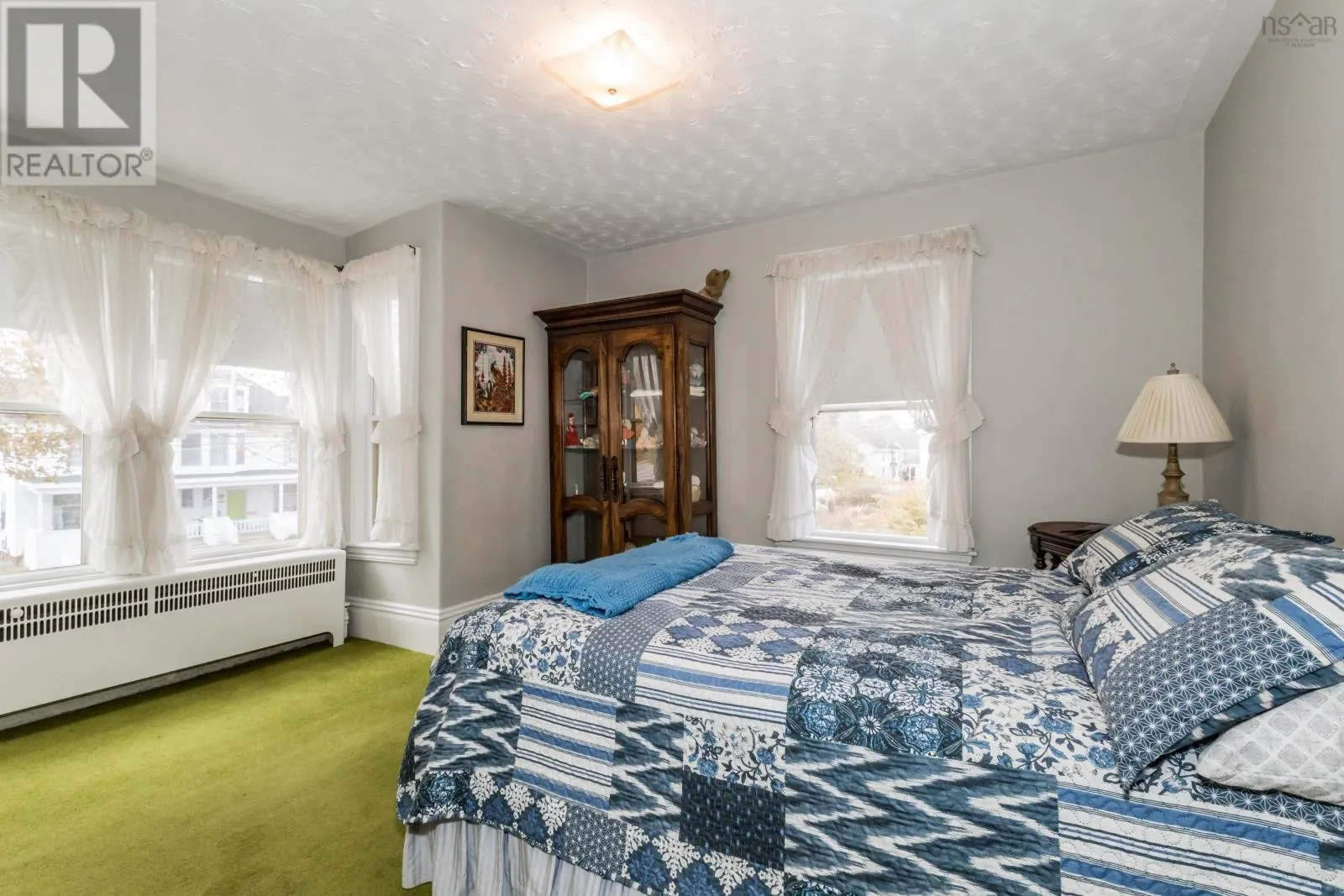 359 Granville Street E