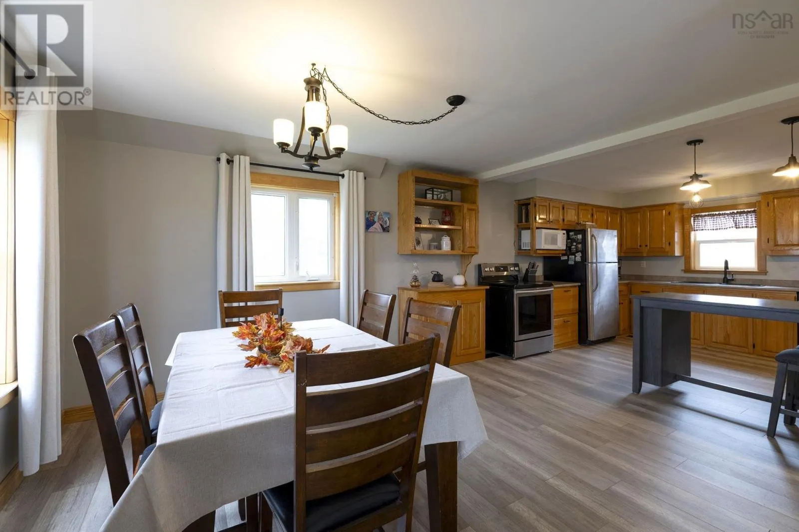 4730 East River East Side Road