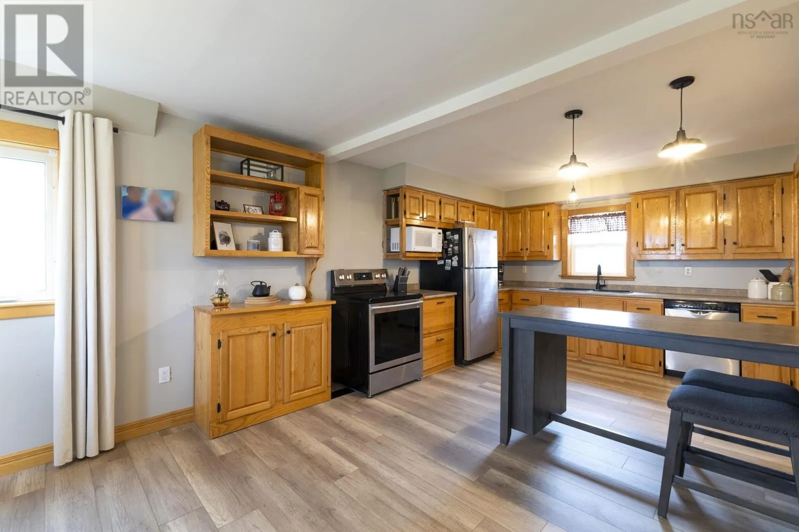 4730 East River East Side Road