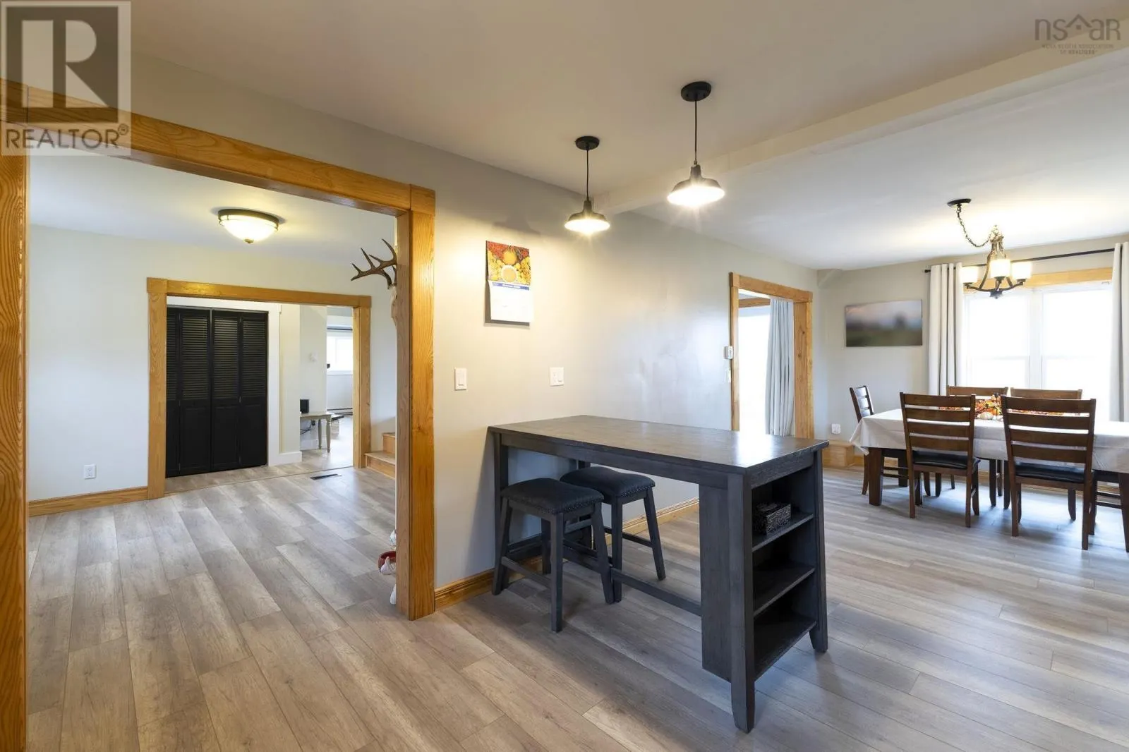 4730 East River East Side Road