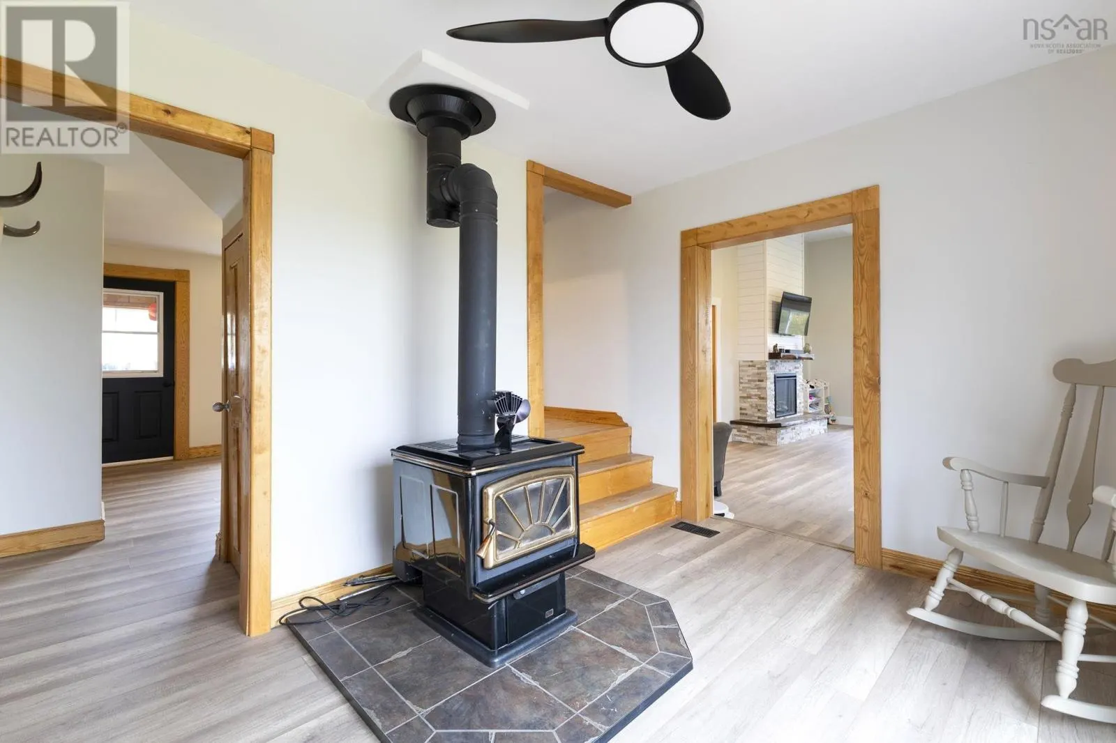 4730 East River East Side Road