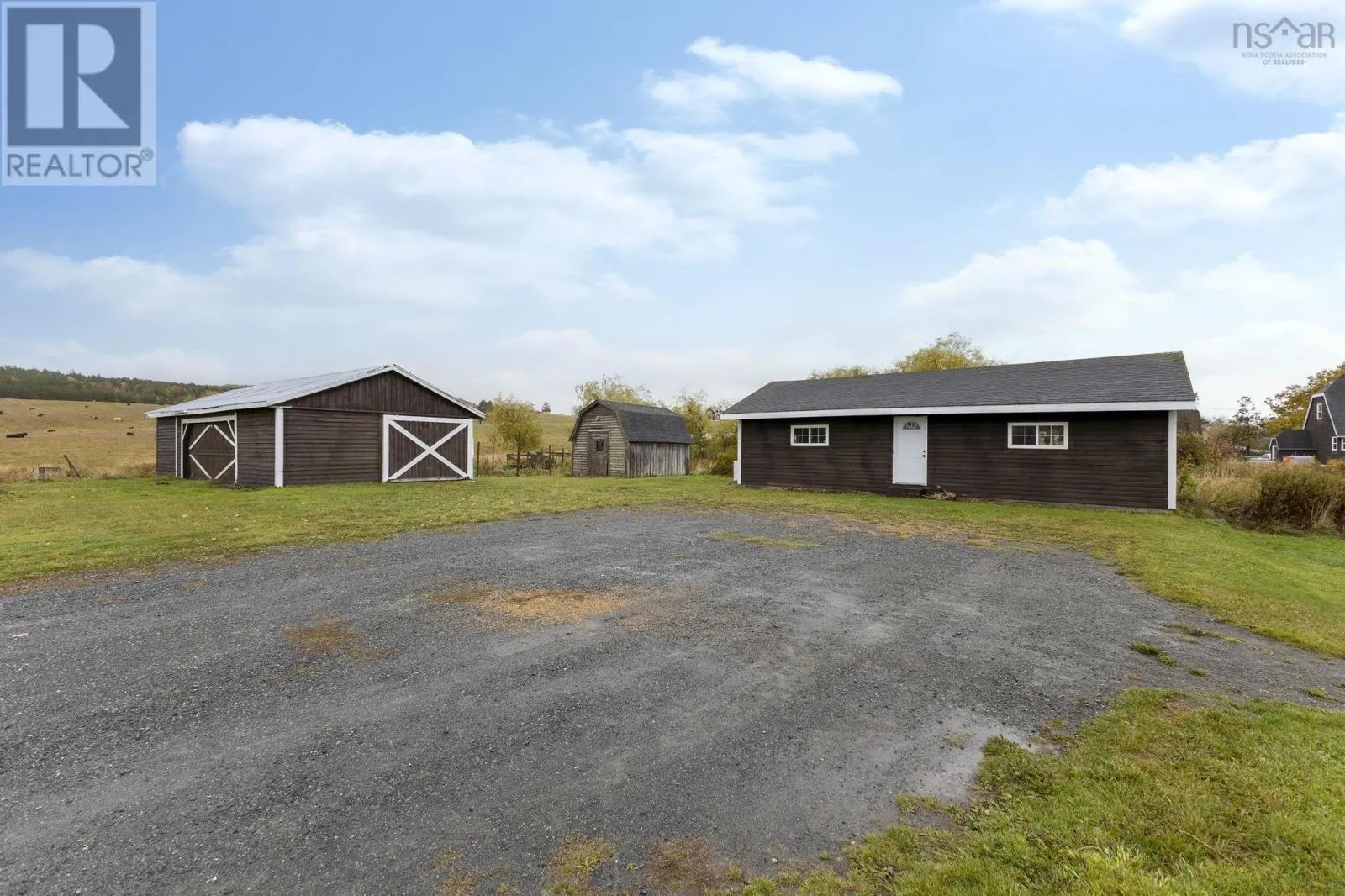 4730 East River East Side Road