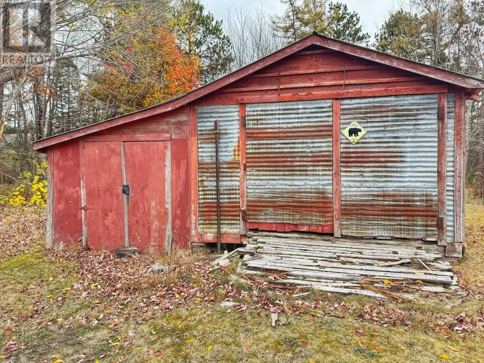 9932 Highway 201
