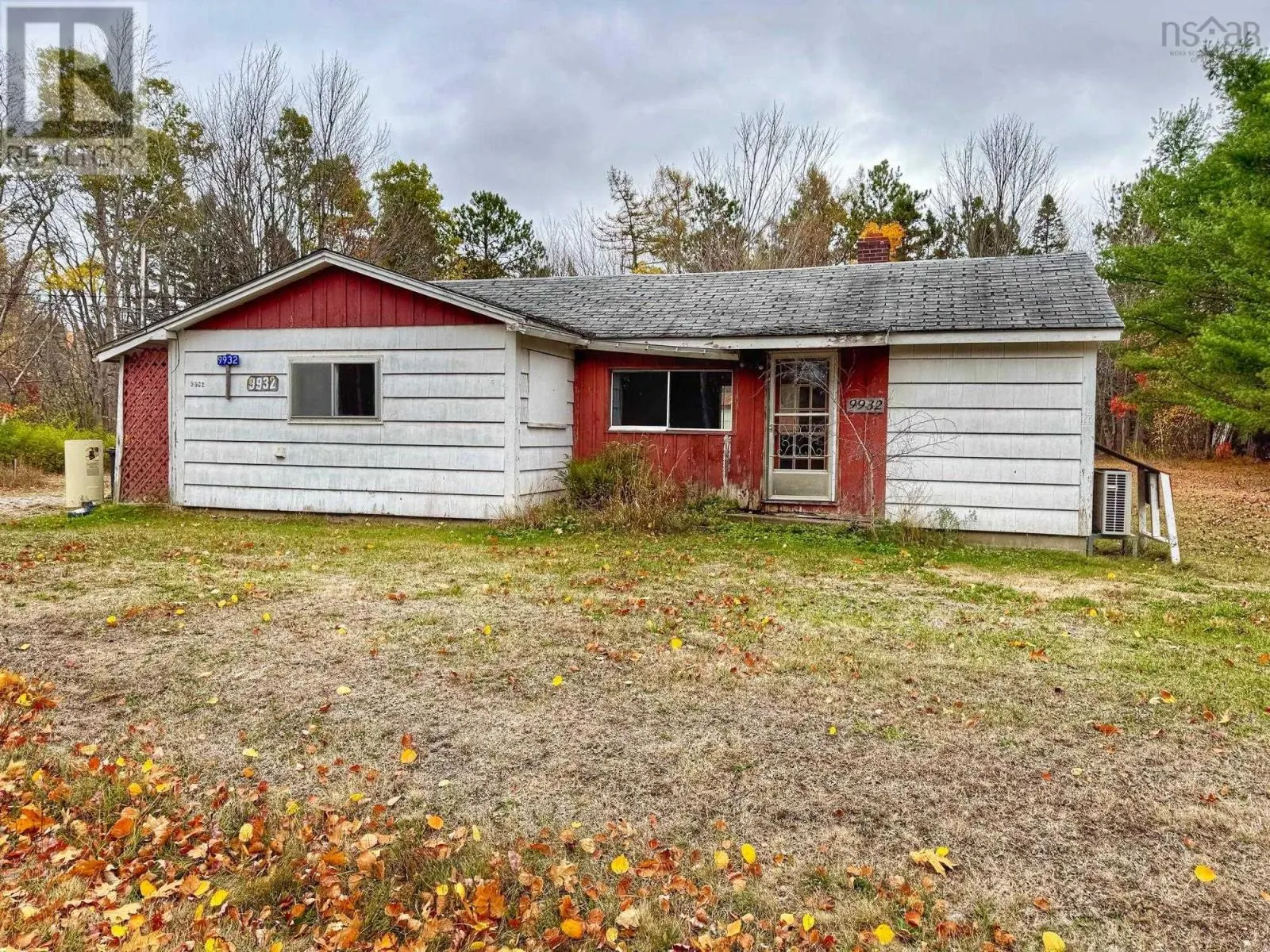 9932 Highway 201