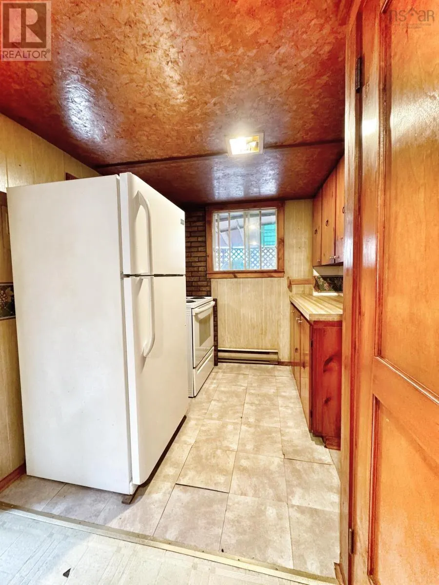 9932 Highway 201