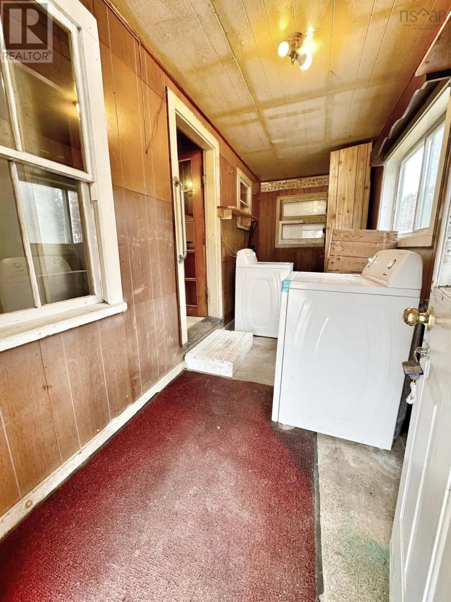 9932 Highway 201