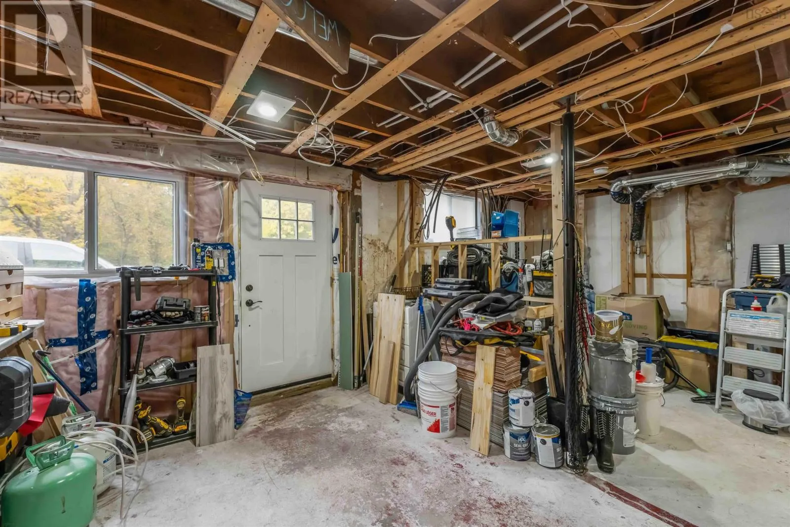 1011 Lone Pine Drive