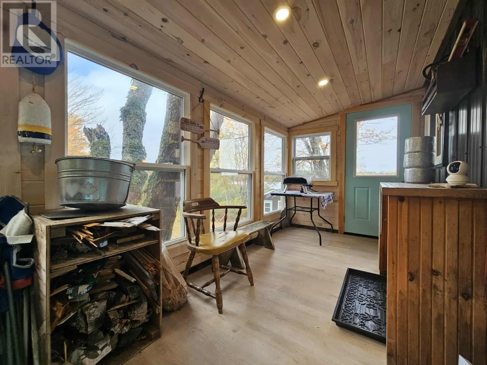 1127 Lake Road