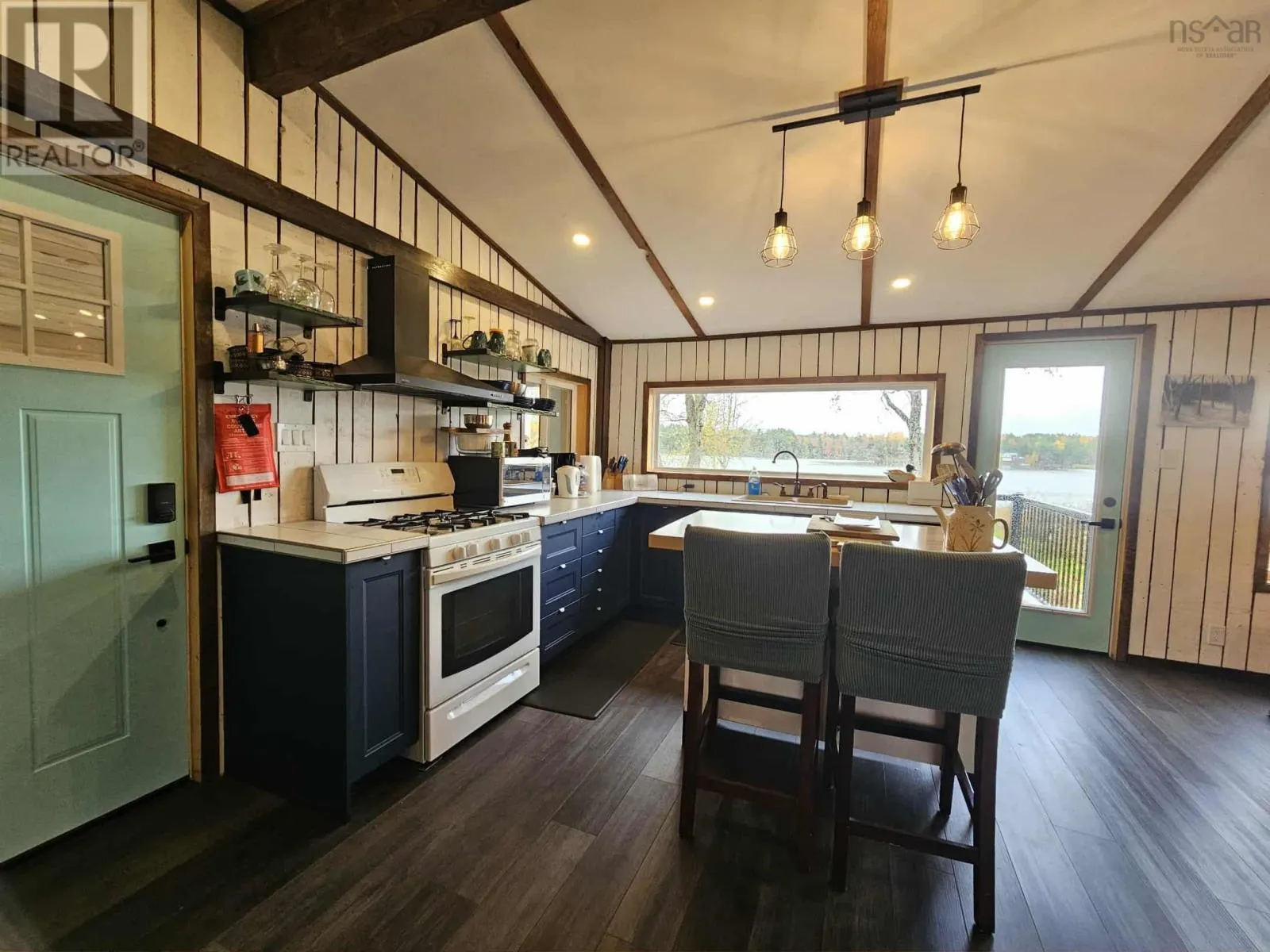 1127 Lake Road