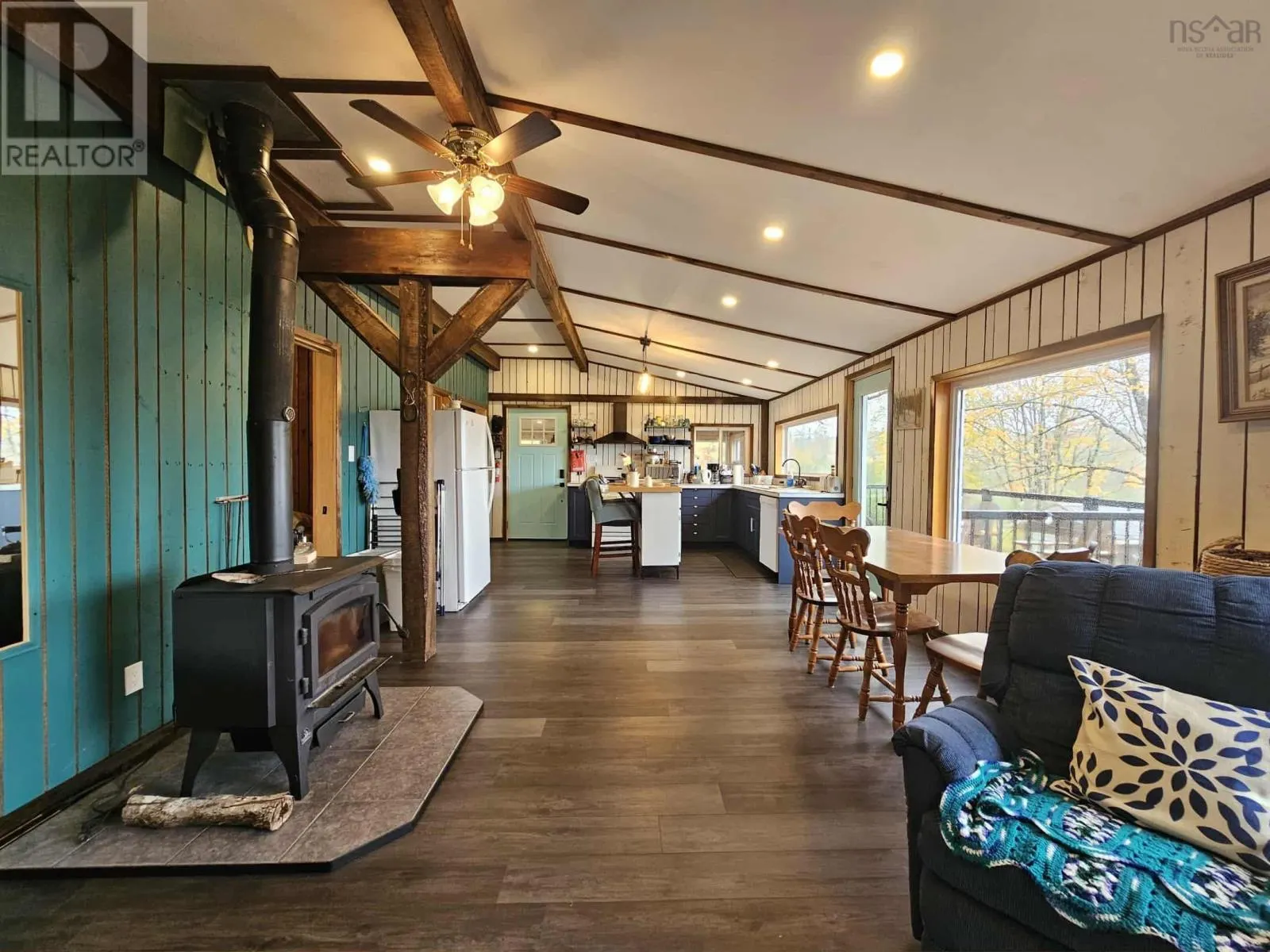 1127 Lake Road