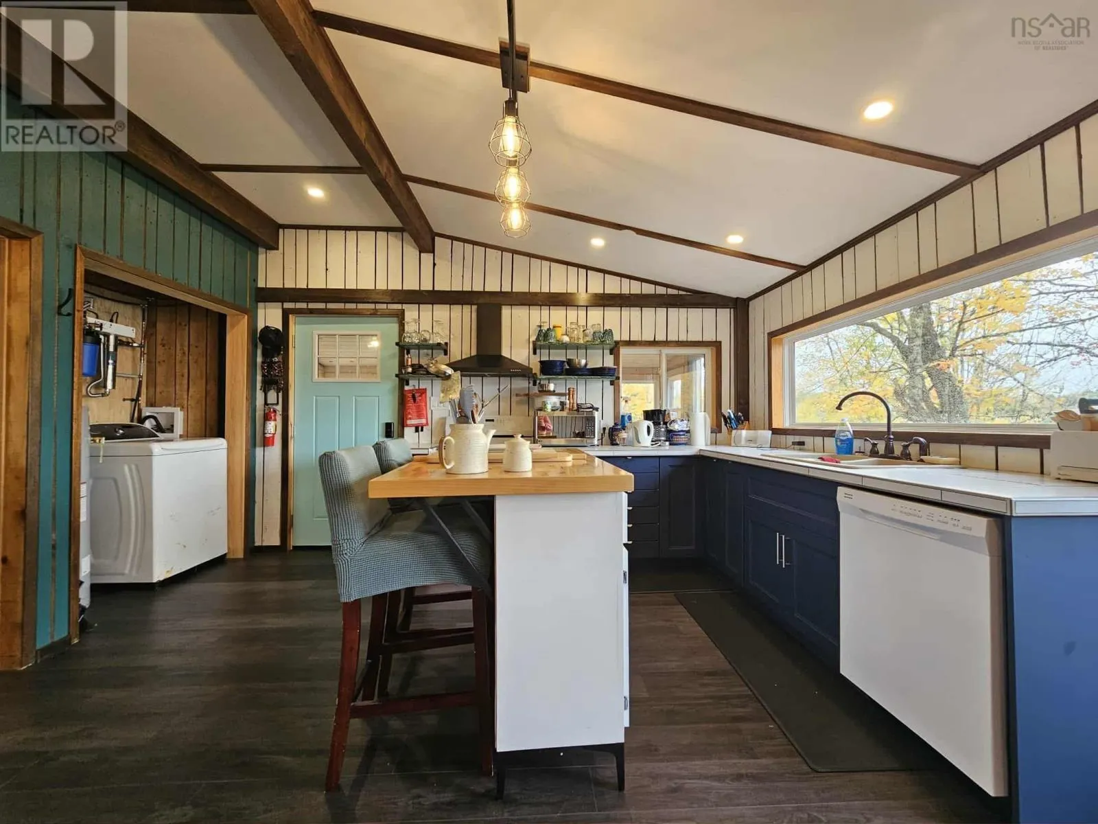 1127 Lake Road