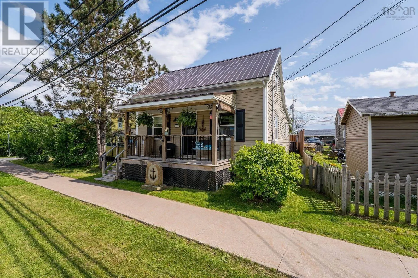 135 West River Road