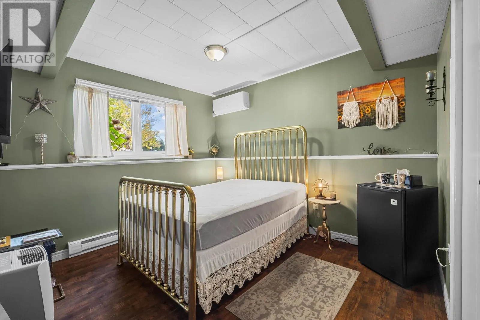 203 Ferry Road