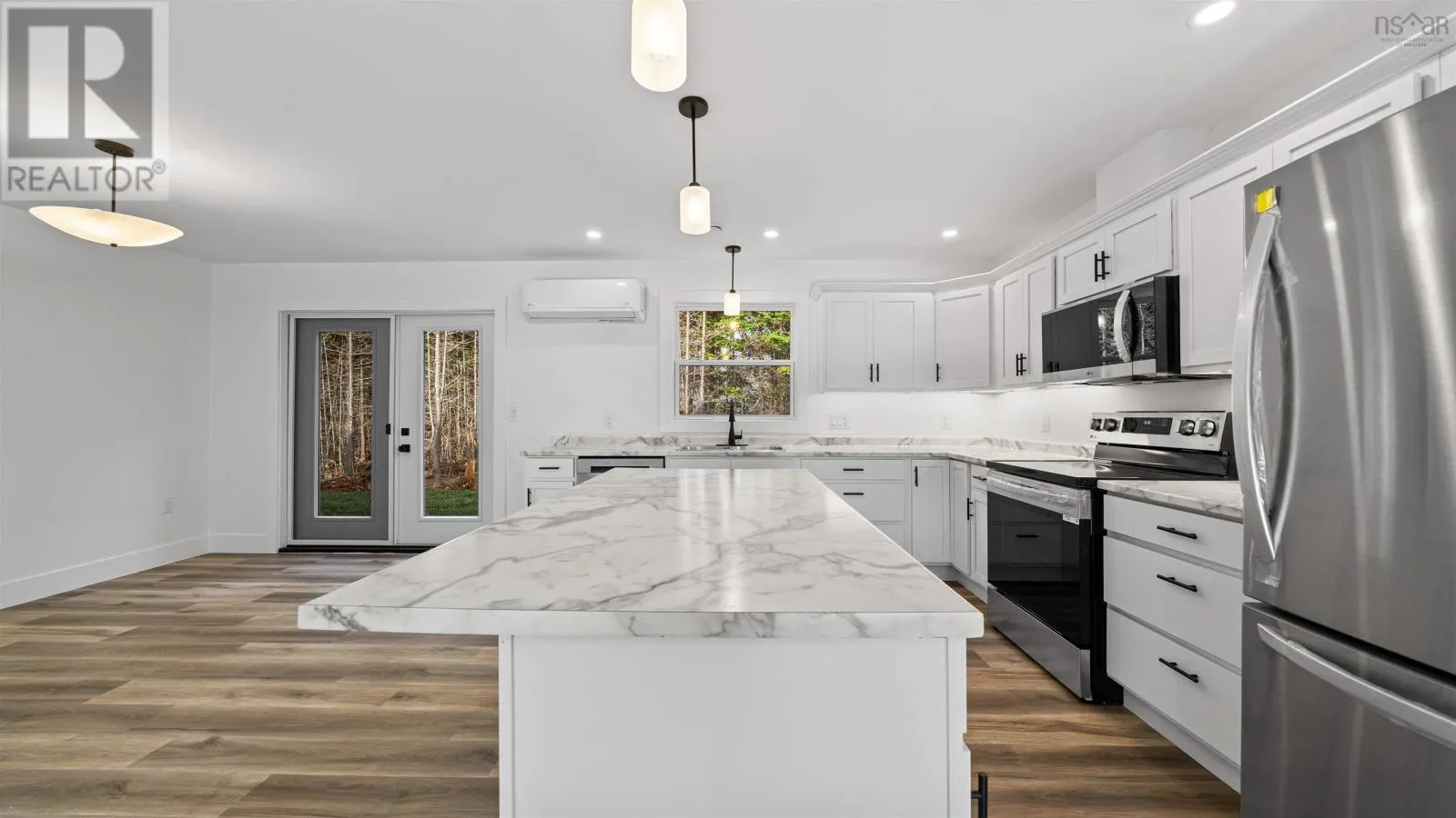 946 West Petpeswick Road