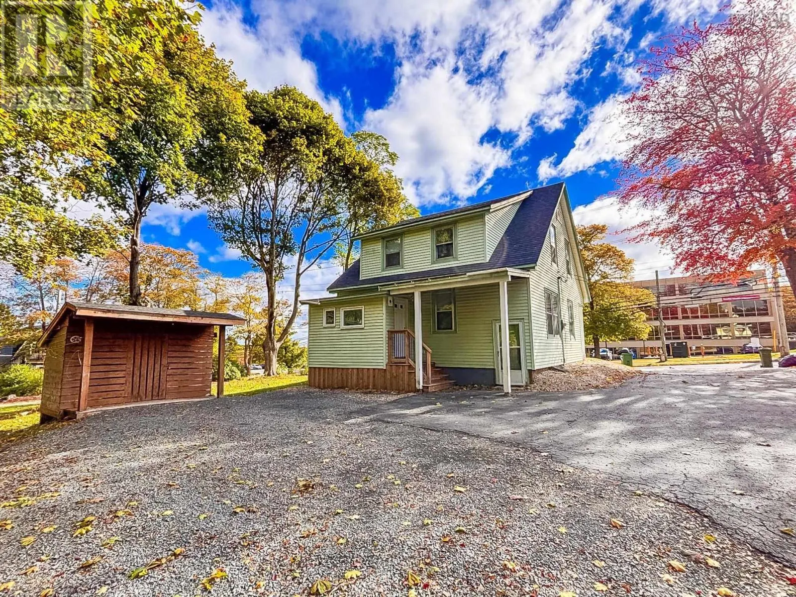 186 Dufferin Street