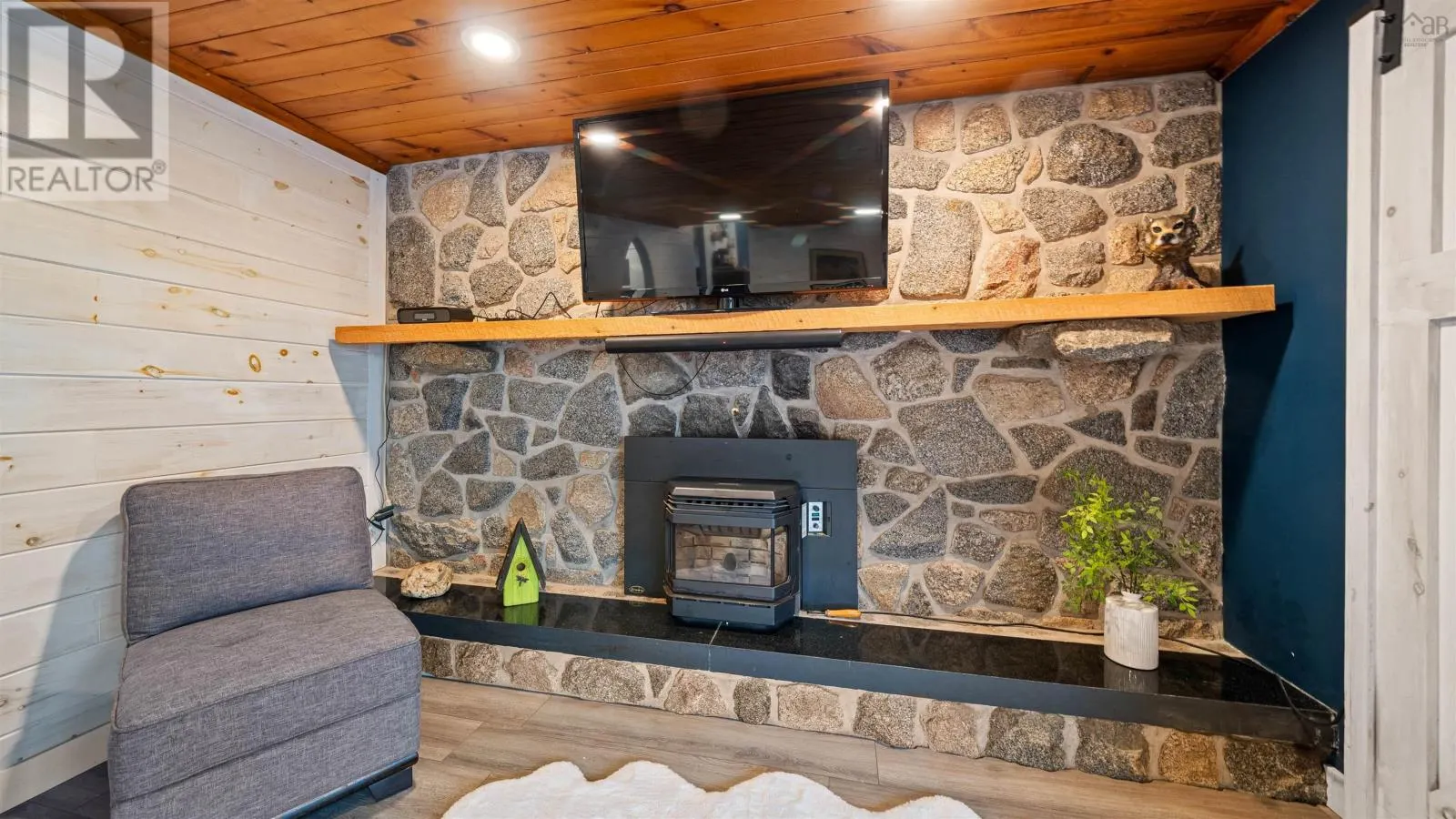 16 Donview Drive