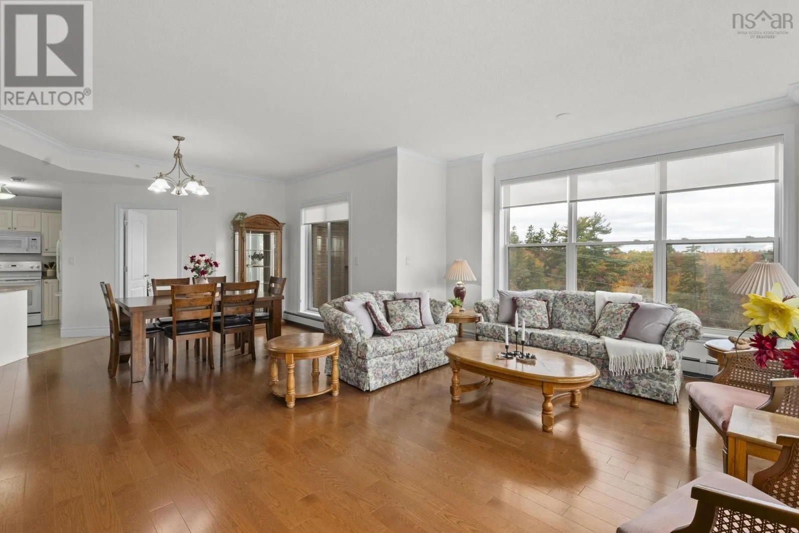 210 120 Southgate Drive