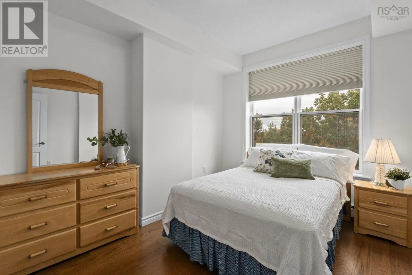 210 120 Southgate Drive