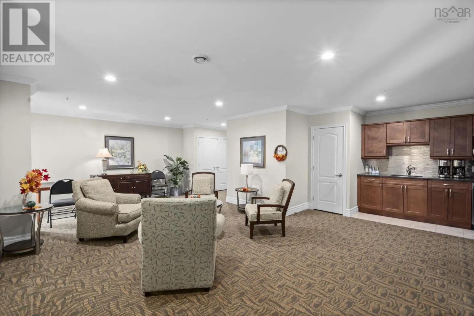 210 120 Southgate Drive