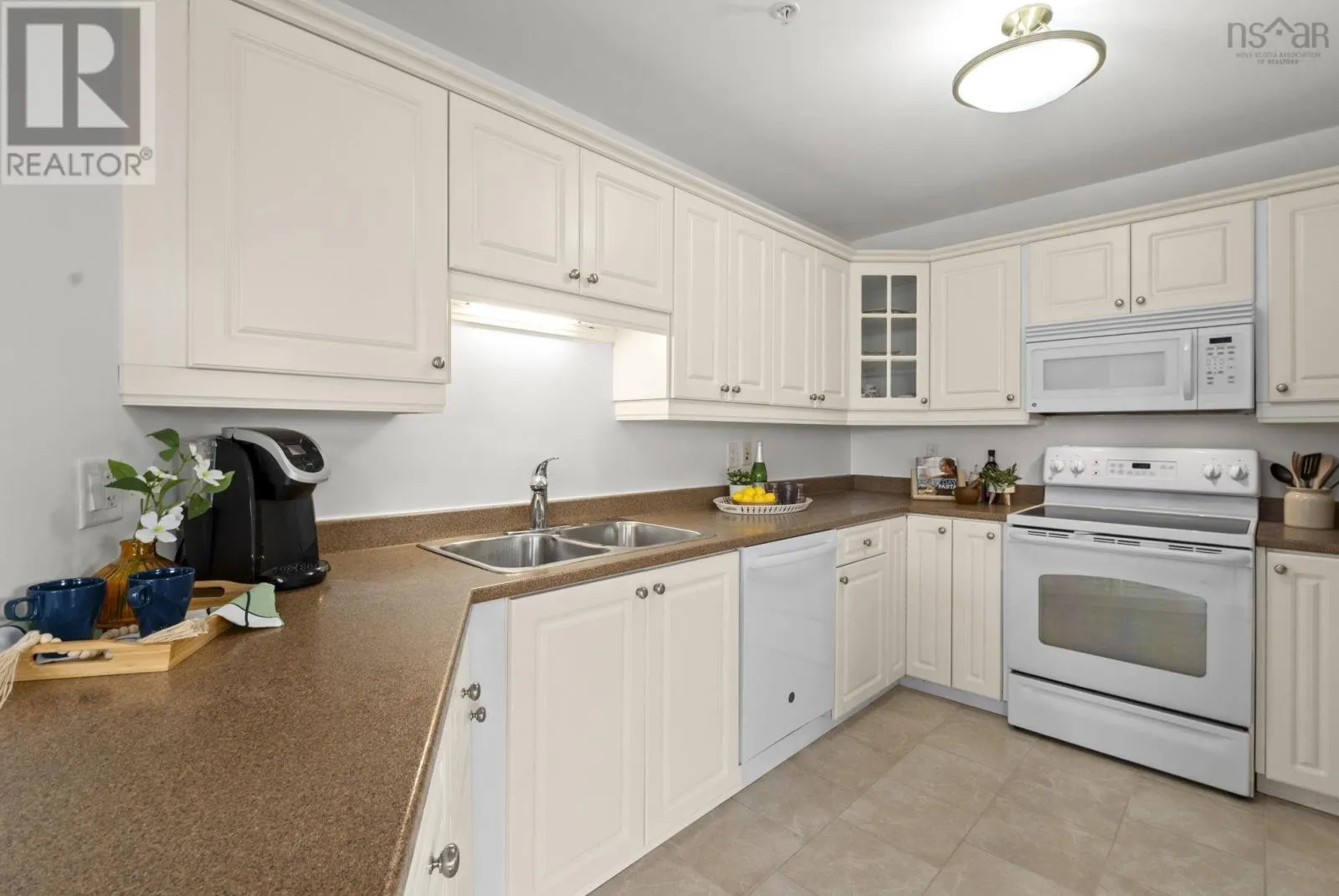 210 120 Southgate Drive