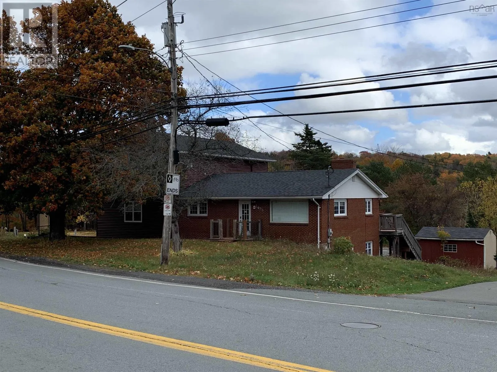 1423 Fall River Road