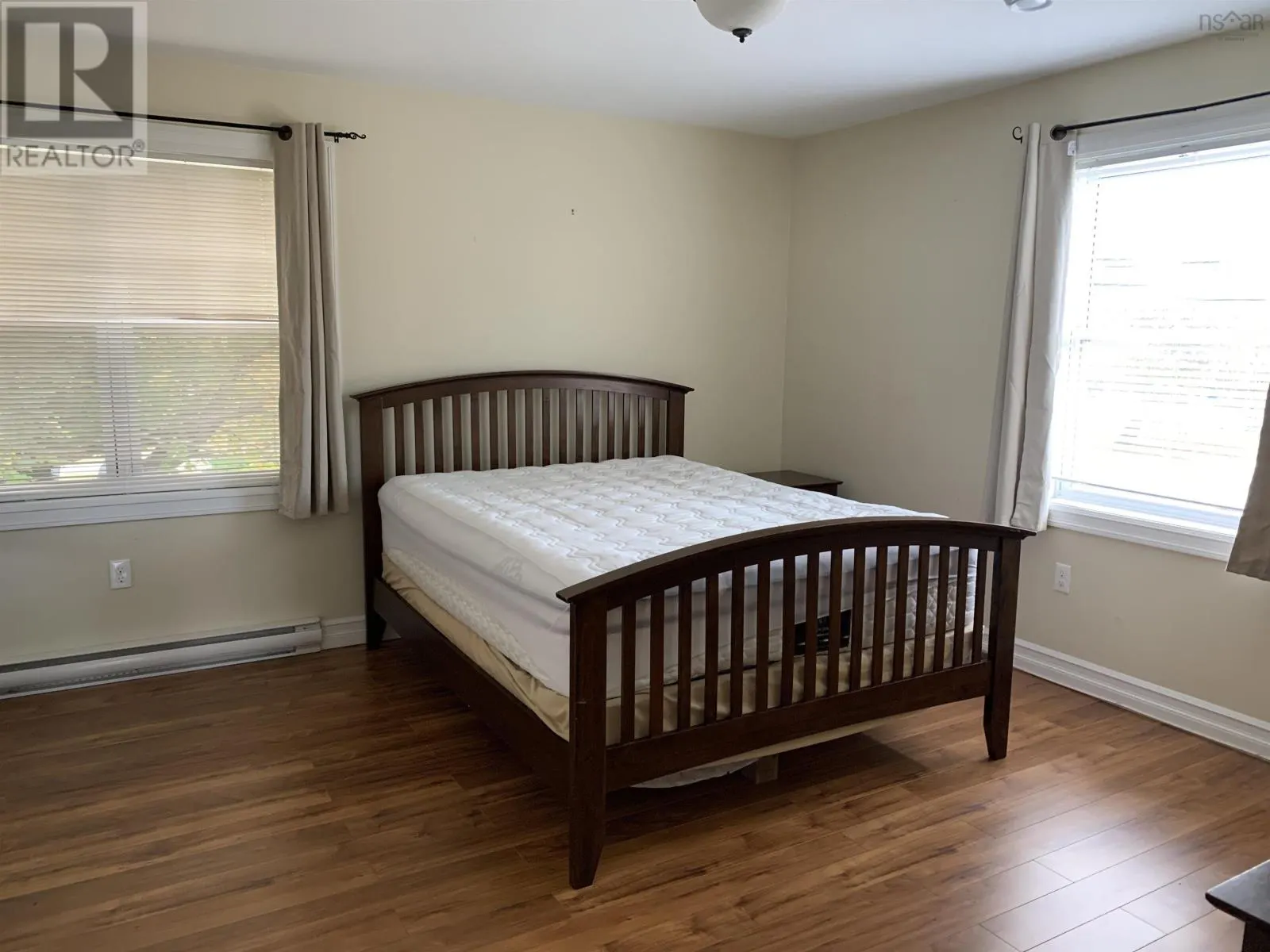 1423 Fall River Road
