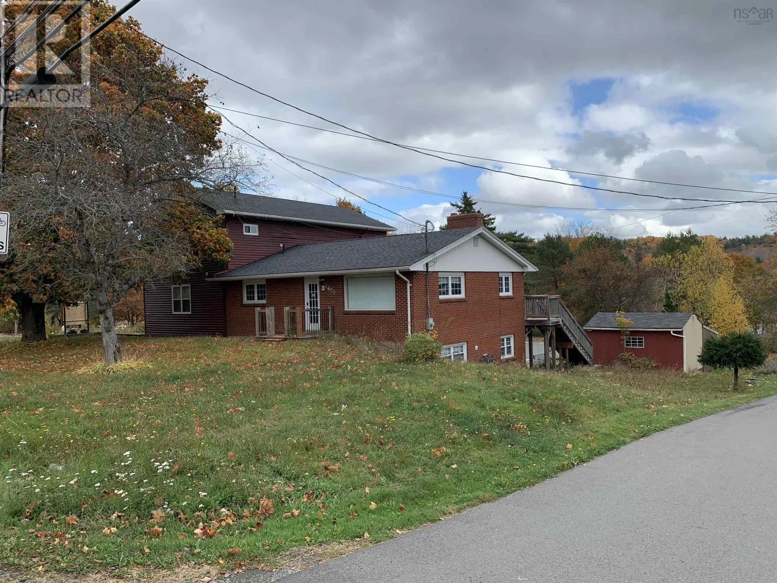 1423 Fall River Road