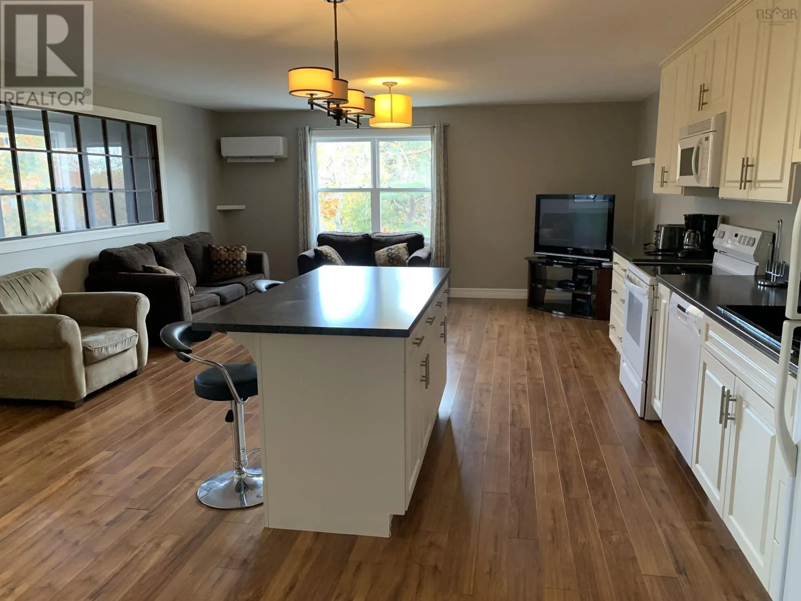 1423 Fall River Road