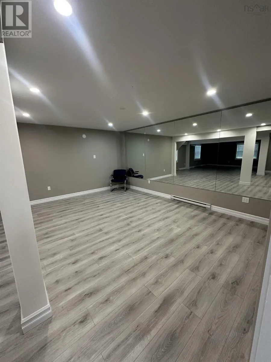 1423 Fall River Road