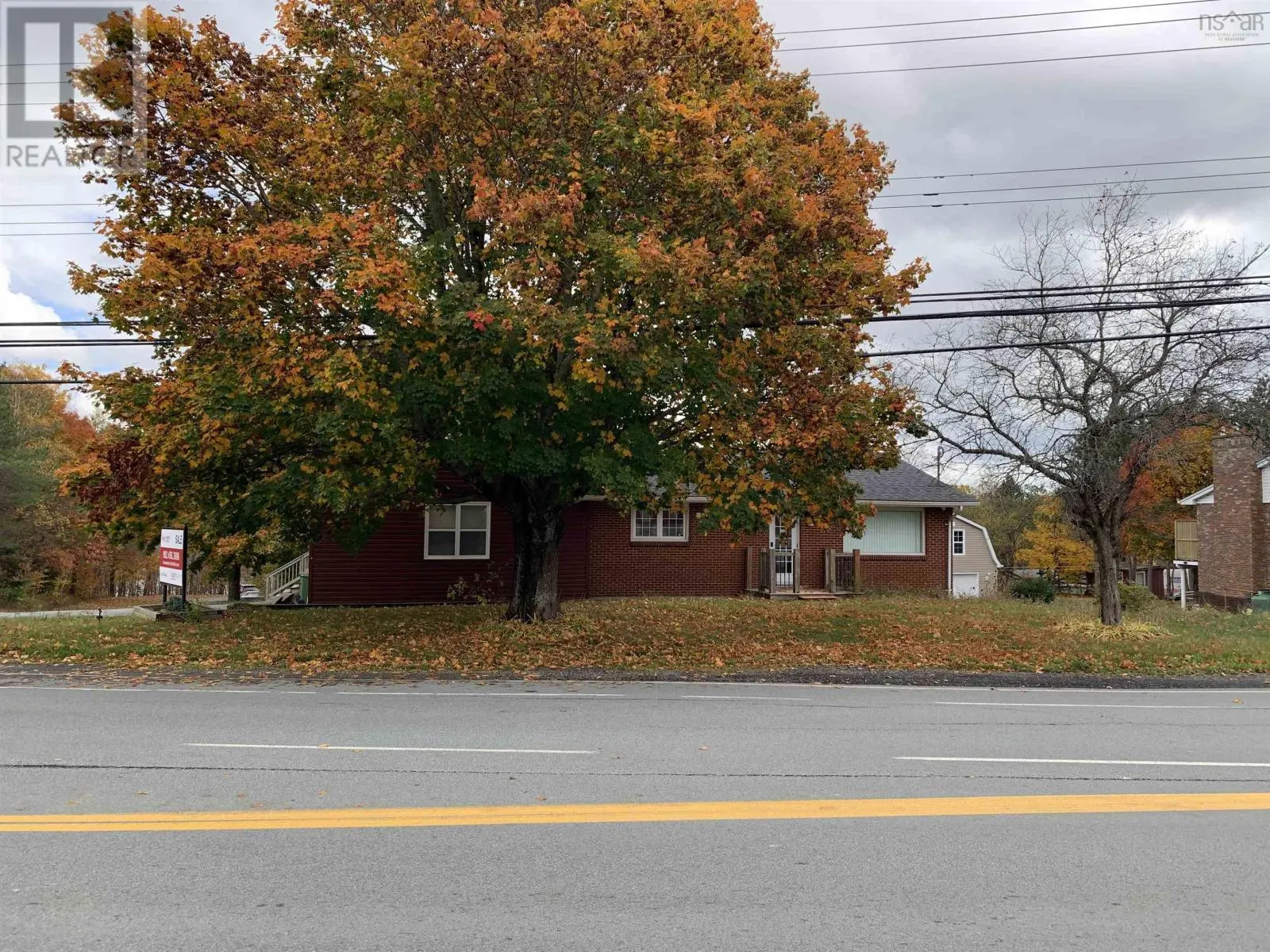 1423 Fall River Road