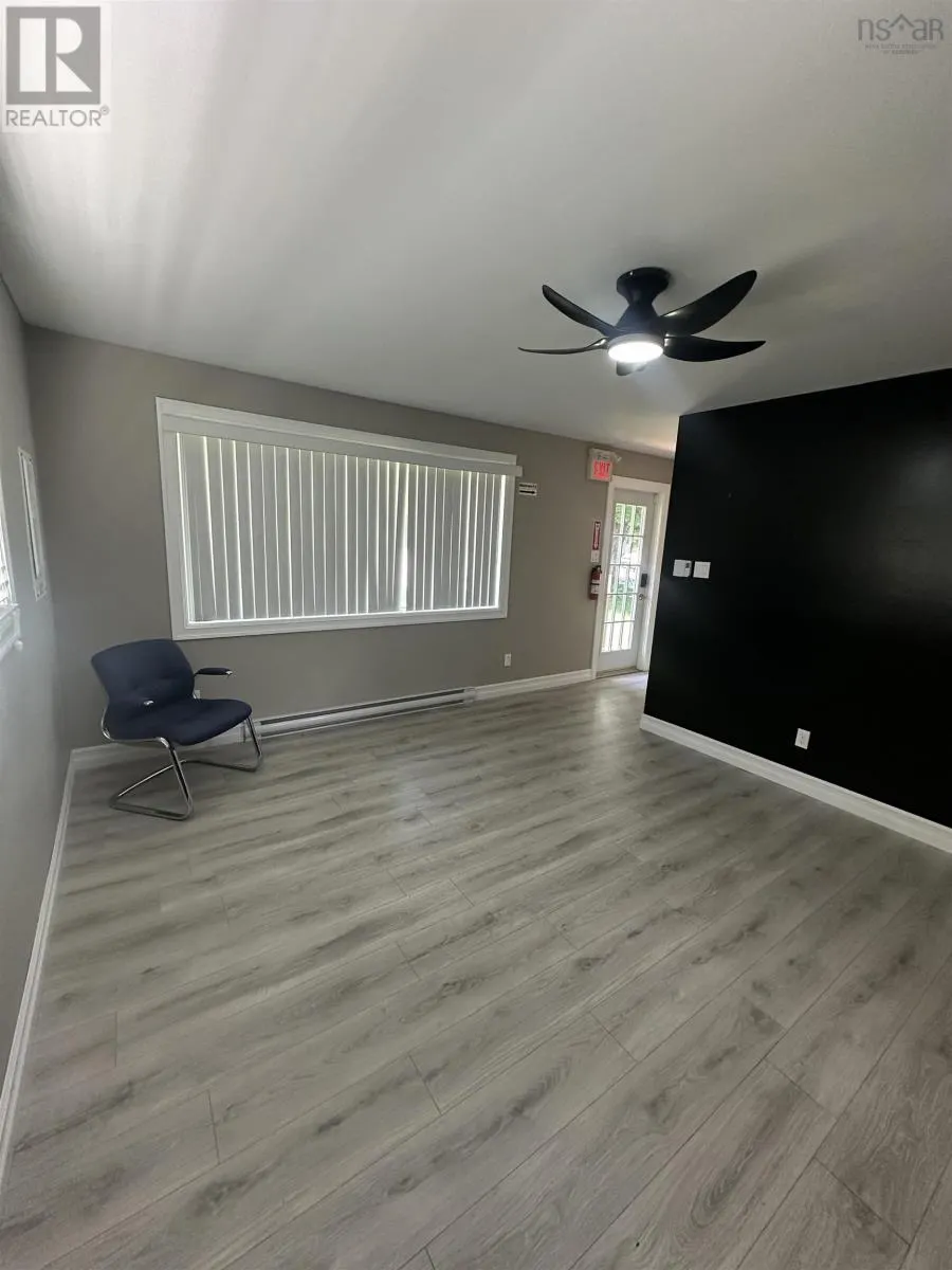 1423 Fall River Road