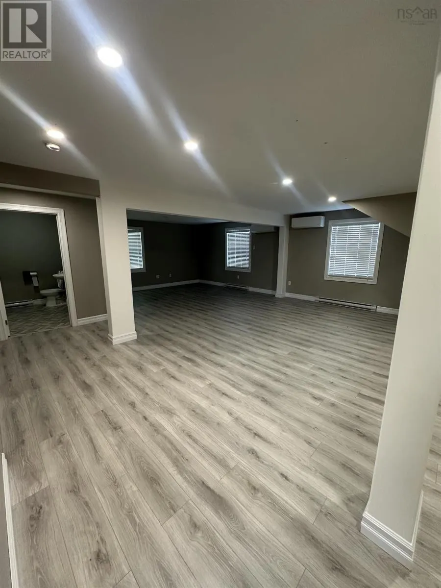 1423 Fall River Road