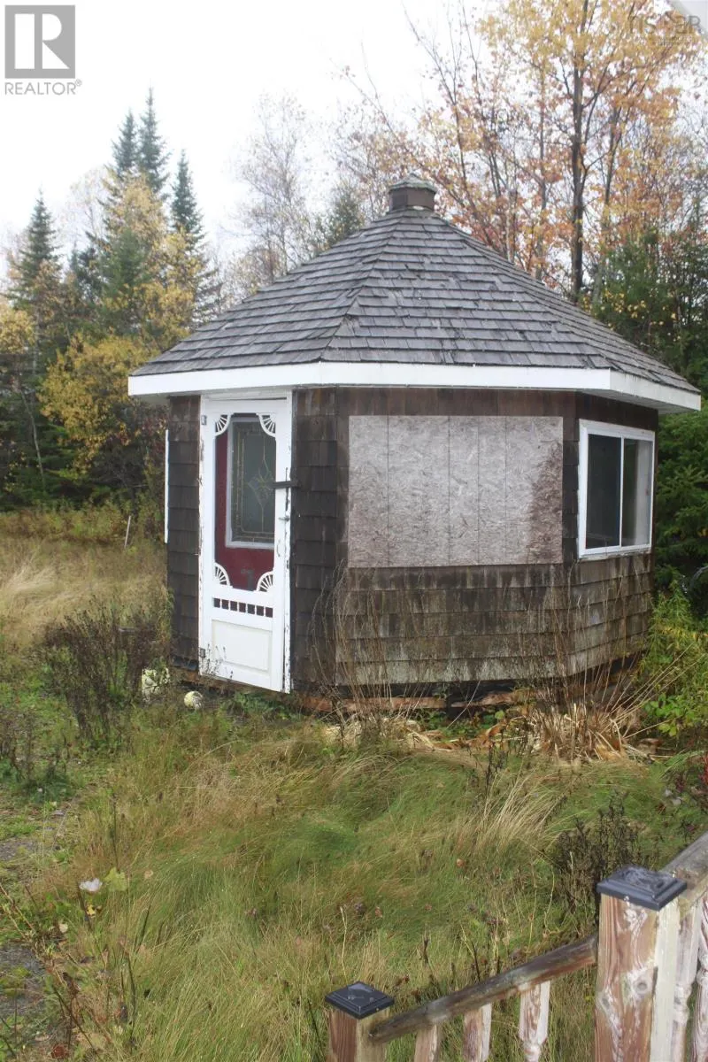 83 Pleasant Valley Road