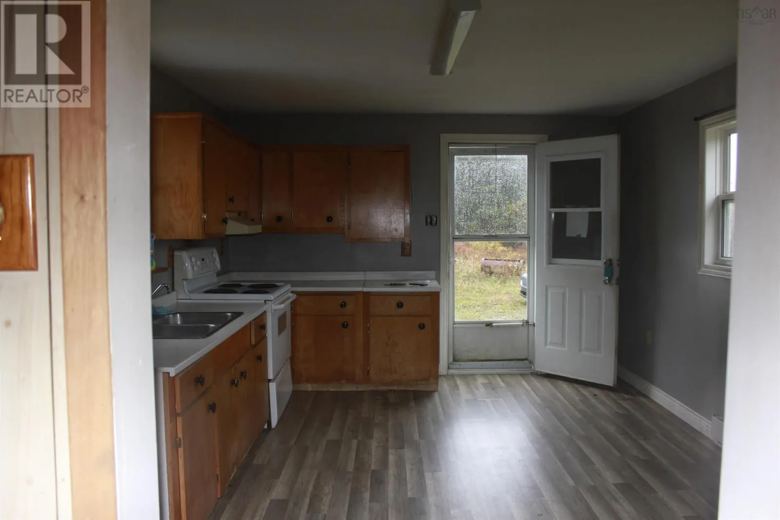 83 Pleasant Valley Road