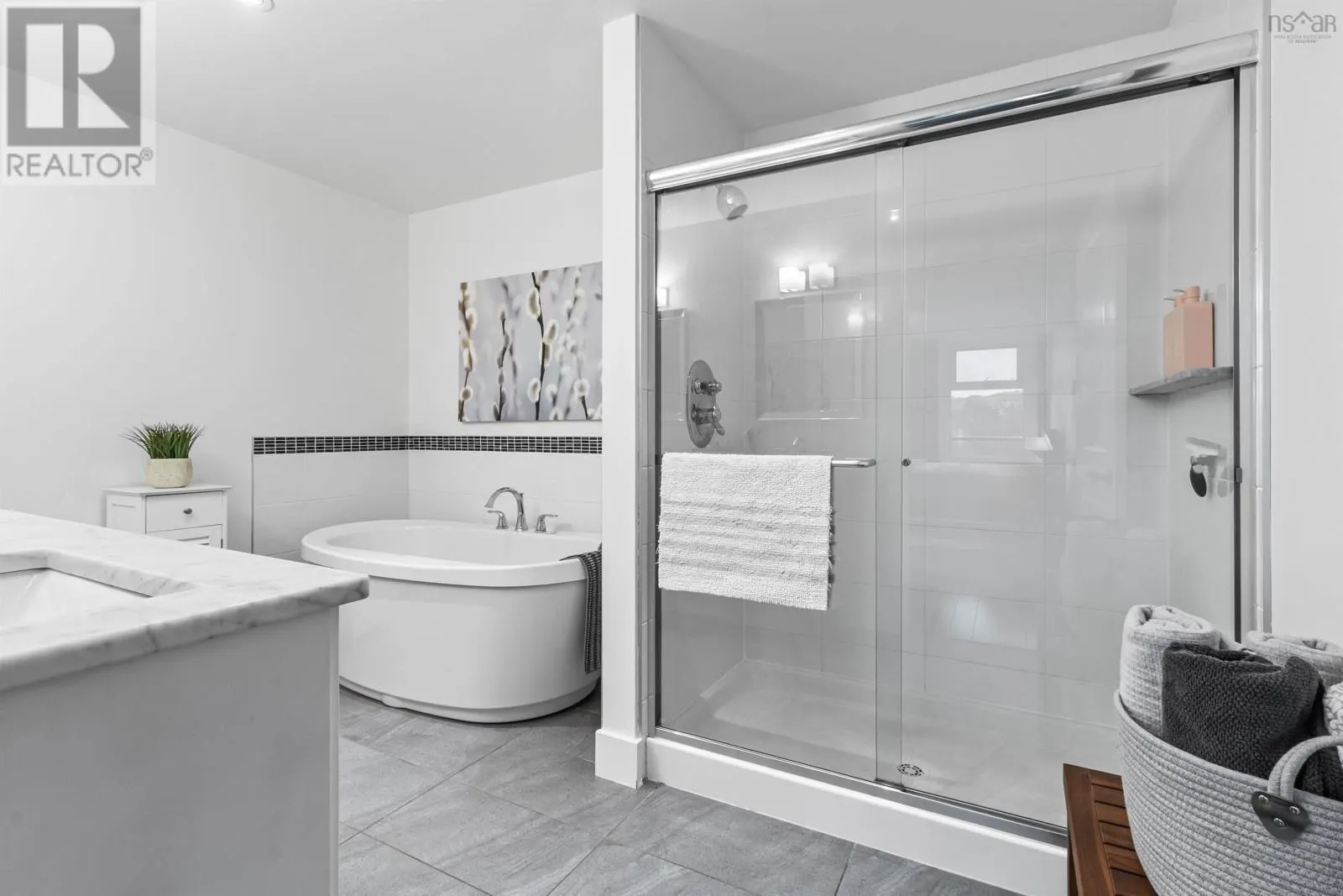 409 220 Waterfront Drive