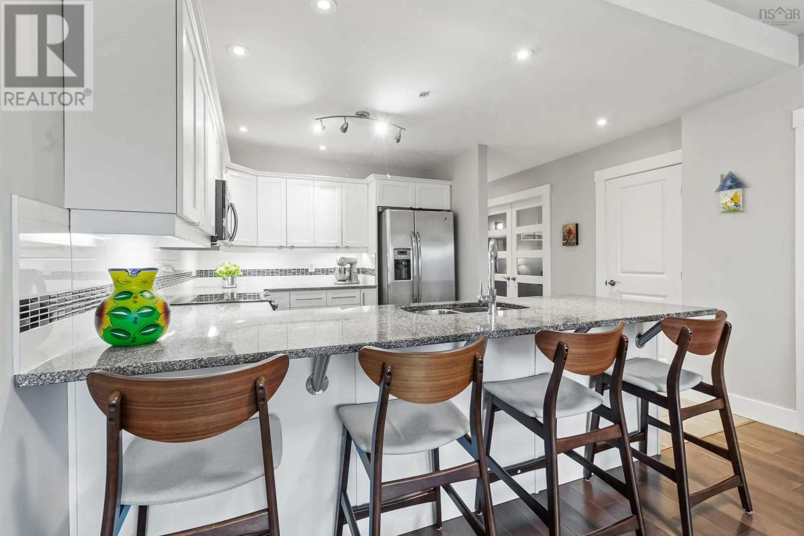 409 220 Waterfront Drive