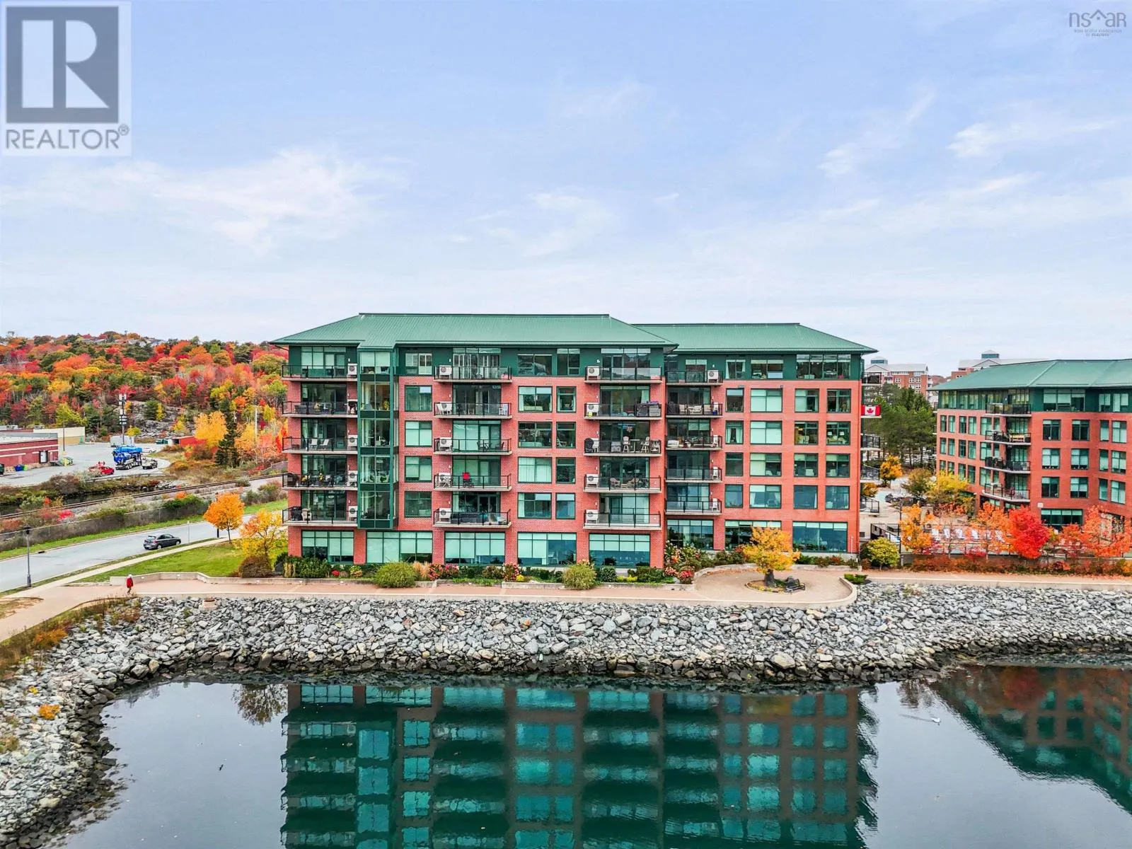 409 220 Waterfront Drive