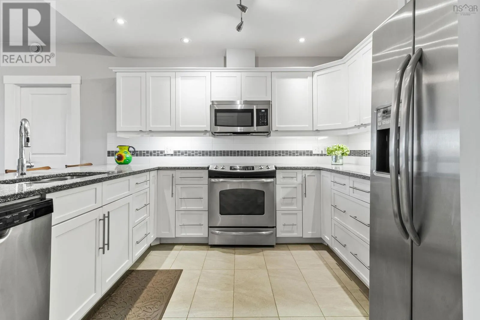 409 220 Waterfront Drive