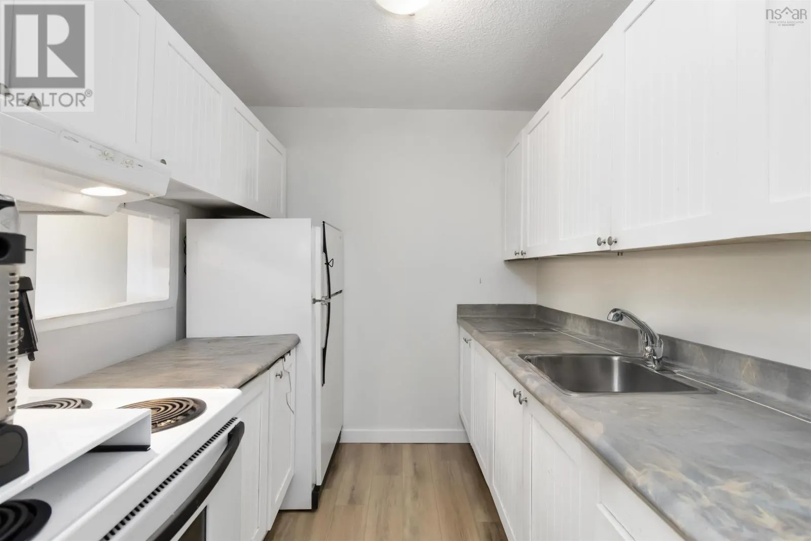 406 5572 Northridge Road