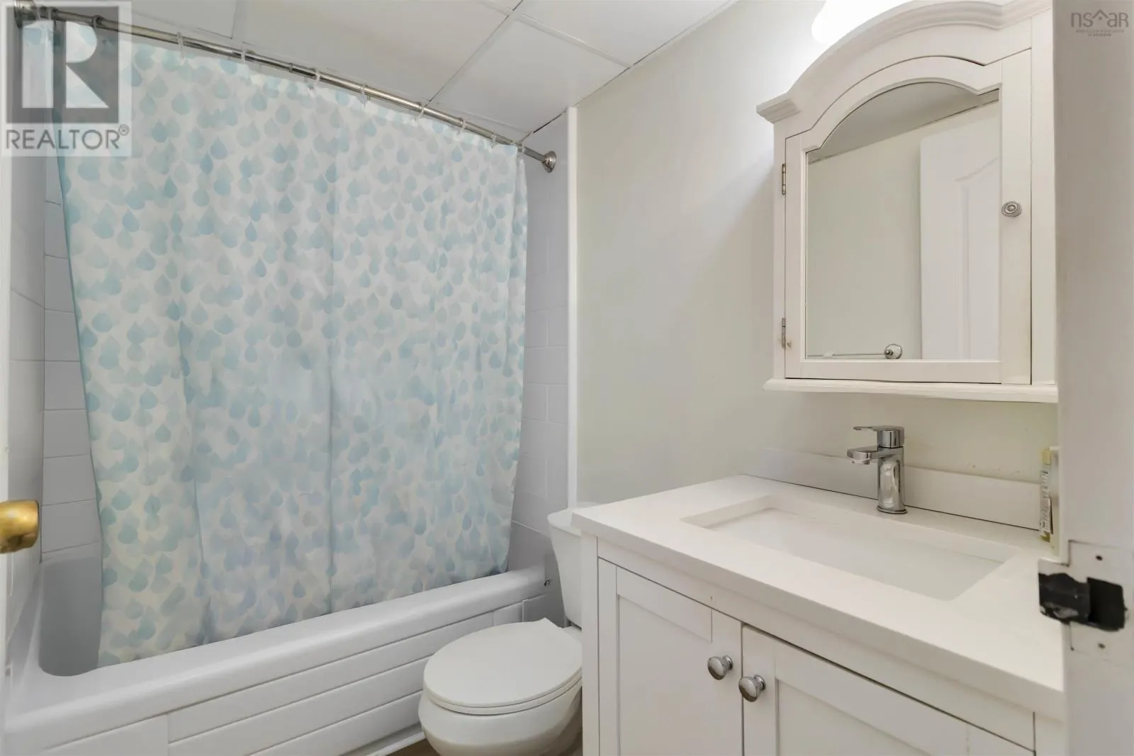 406 5572 Northridge Road