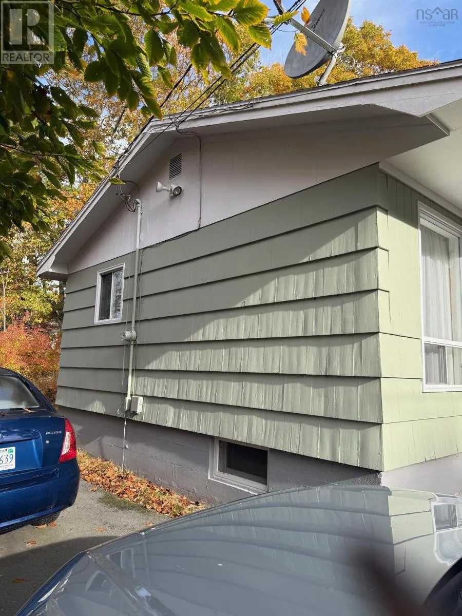 44 Pinehurst Avenue
