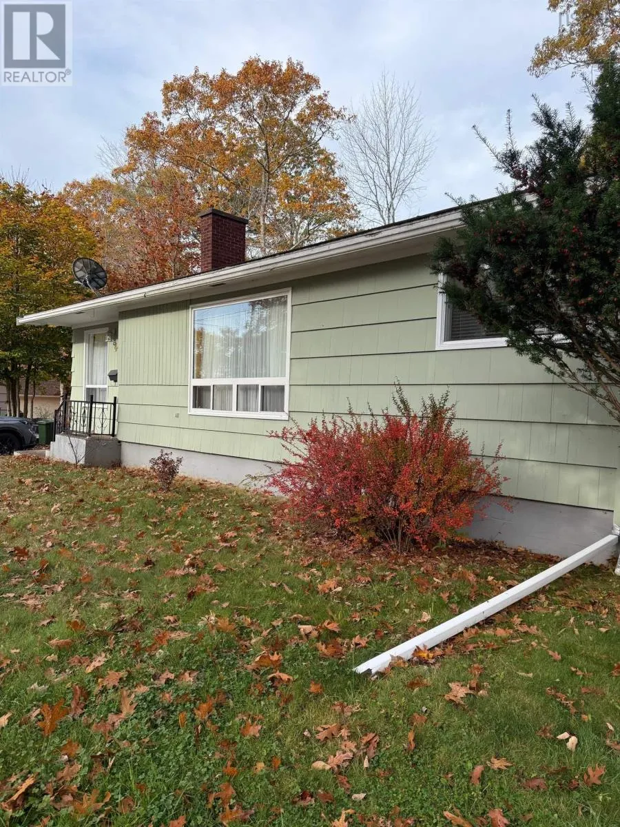44 Pinehurst Avenue